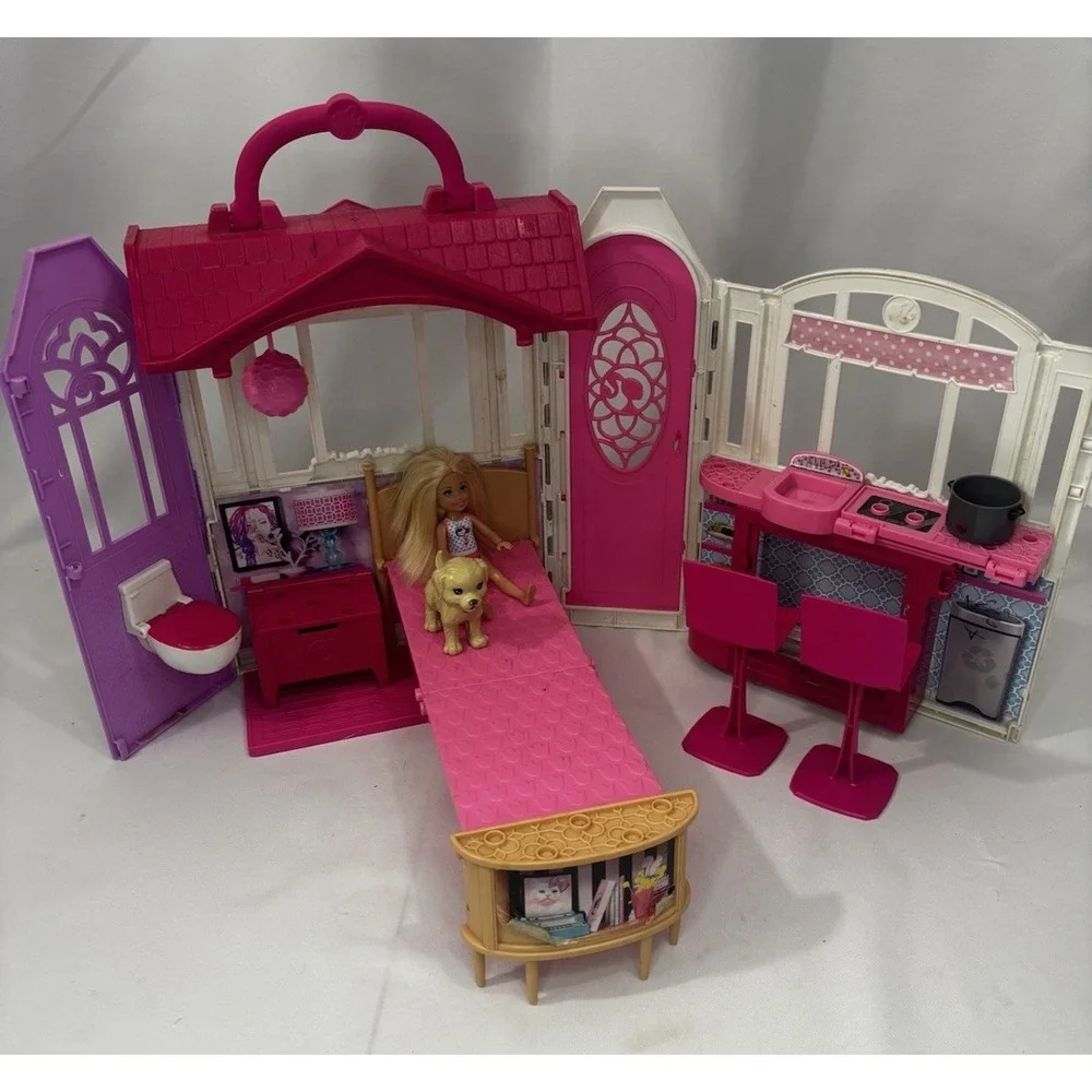 Mattel Barbie Glam Getaway House Pink & White Fold-Up Playset 2014 + Accessories